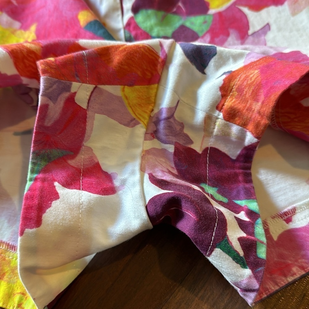 Cynthia Rowley Floral Back Zipper Shorts Size 14- Bright Summer Colors - Picture 7 of 9